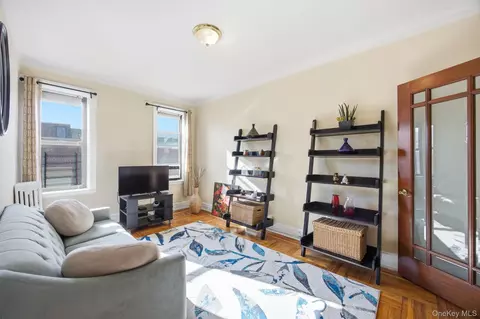 37-16 83rd St #3F, New York, NY 11372