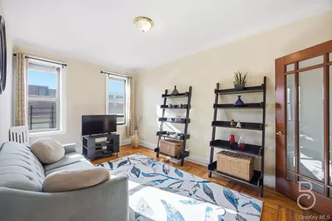 37-16 83rd St #3F, New York, NY 11372