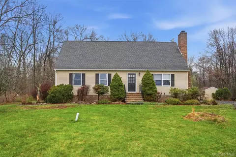 219 Lynch Ave, Wawayanda, NY 10958