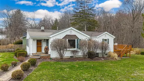43 Lake Rd, Beekman, NY 12533