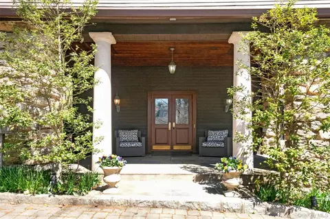 247 Pelhamdale Ave, Pelham, NY 10803