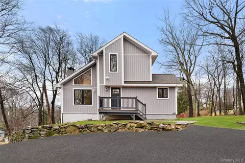 31 Rick Ln W, Cortlandt, NY 10567