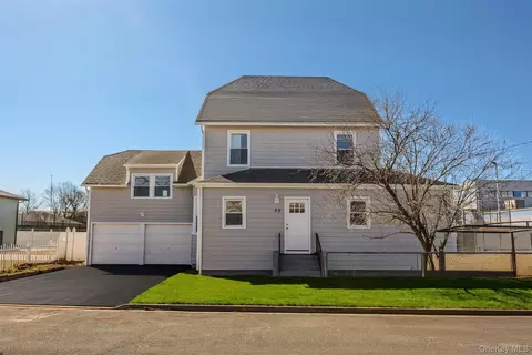 22 Colonial Ave, Freeport, NY 11520