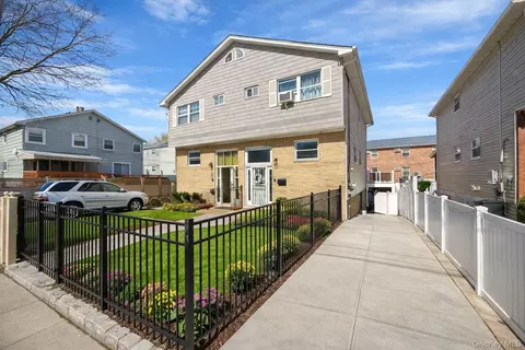 1663 Waring Ave, New York, NY 10469