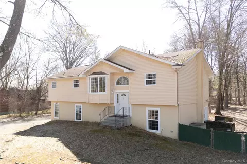 212 Rhinecliff Rd, Rhinebeck, NY 12572