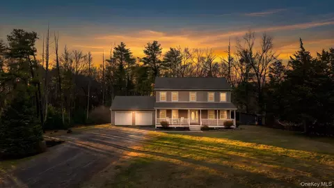 226 Blue Mountain Rd, Saugerties, NY 12477