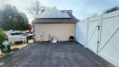 Exterior - 98 Sutton Park Rd, Poughkeepsie, NY 12603 photo 7 of 11
