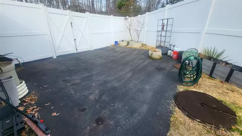 Exterior - 98 Sutton Park Rd, Poughkeepsie, NY 12603 photo 6 of 11