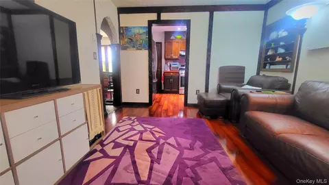 Entry Way - 98 Sutton Park Rd, Poughkeepsie, NY 12603 photo 4 of 6