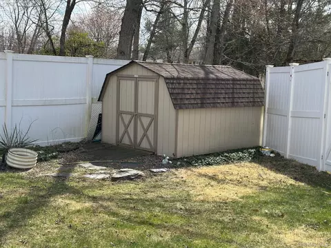 Exterior - 98 Sutton Park Rd, Poughkeepsie, NY 12603 photo 8 of 11