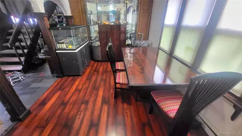 Entry Way - 98 Sutton Park Rd, Poughkeepsie, NY 12603 photo 2 of 6