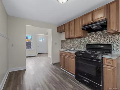 Entry Way - 73 River Ave # C, Patchogue, NY 11772 photo 1 of 3
