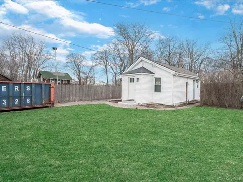 Exterior - 73 River Ave # C, Patchogue, NY 11772 photo 4 of 4