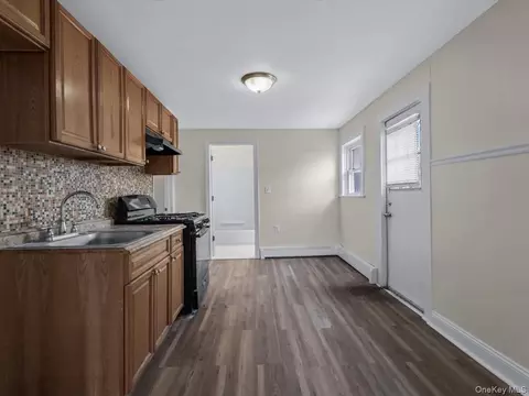 Entry Way - 73 River Ave # C, Patchogue, NY 11772 photo 2 of 3