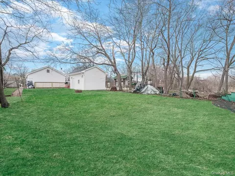 Exterior - 73 River Ave # C, Patchogue, NY 11772 photo 3 of 4