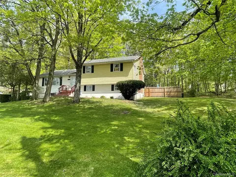 22 Prospect St, Staatsburg, NY 12580