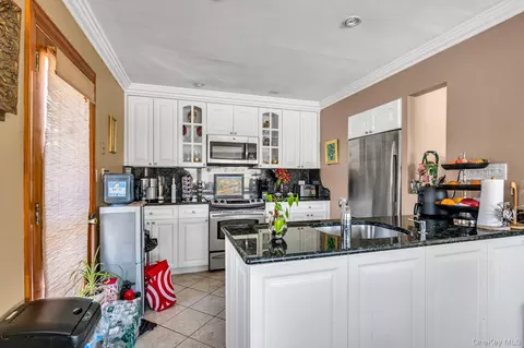 Kitchen - 138-10 11 Ave, Malba, NY 11357 photo 1 of 2