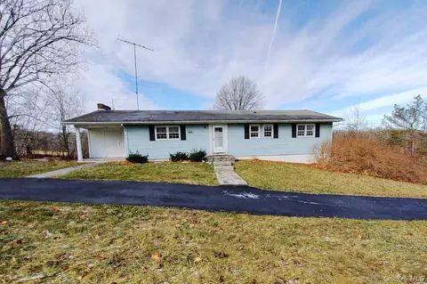 3 Top Notch Rd, Middletown, NY 10940
