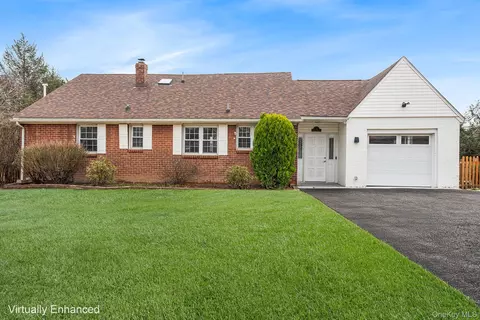 9 Sunrise Ter, Newburgh, NY 12550