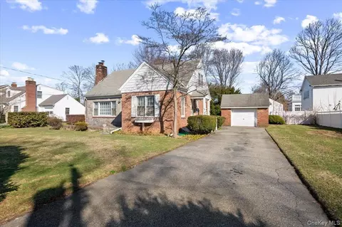 12 Maple Ave, Bethpage, NY 11714