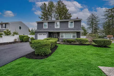 904 4th St, East Northport, NY 11731