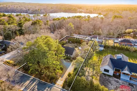 55 Topping Dr, Riverhead, NY 11901