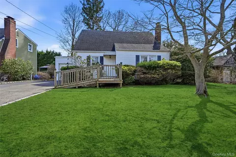 107 Fillmore St, Centerport, NY 11721