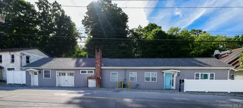 16 Clark Pl, Mahopac, NY 10541