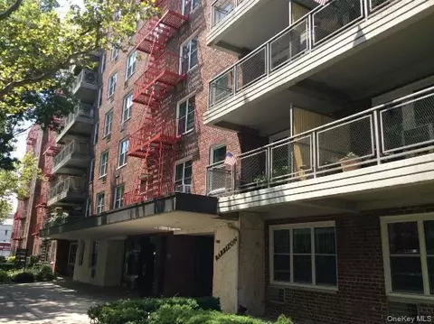 142-05 Roosevelt Ave #331, New York, NY 11354