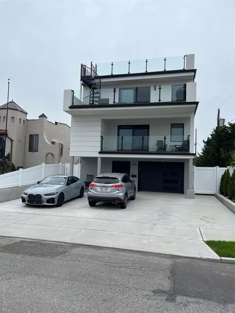 549 E Olive St, Long Beach, NY 11561 photo 2