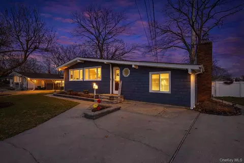 8 Duane Dr, Lake Ronkonkoma, NY 11779