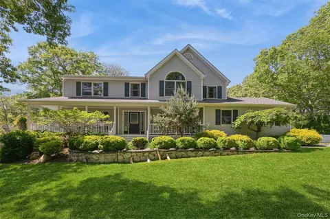 212 Fairway Dr, Wading River, NY 11792