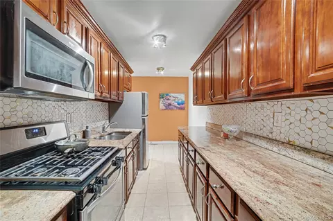 Kitchen - 29 Abeel St #3A, Yonkers, NY 10705 photo 1 of 4