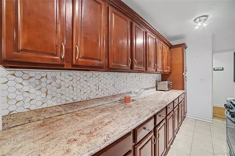 Kitchen - 29 Abeel St #3A, Yonkers, NY 10705 photo 4 of 4