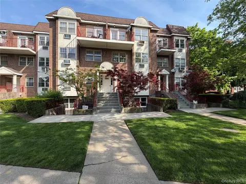 172-39 Highland Ave #4H, Jamaica, NY 11432