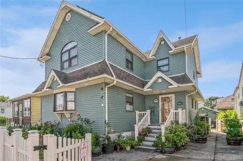 99-78 164th Rd, New York, NY 11414