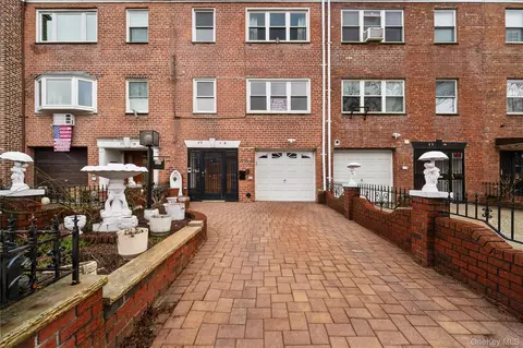 7716 25th Ave, New York, NY 11370