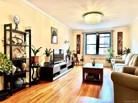 Living - 150-25 72nd Rd #4C, Flushing, NY 11367 photo 2 of 3