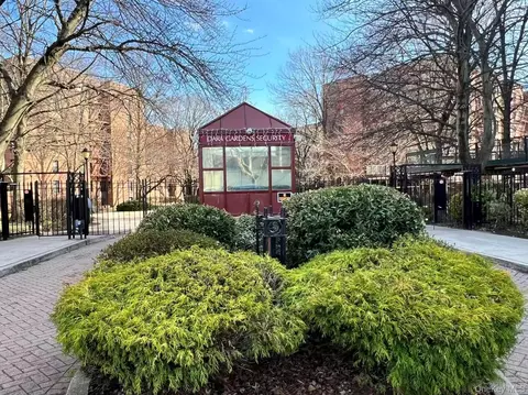 Exterior - 150-25 72nd Rd #4C, Flushing, NY 11367 photo 2 of 4