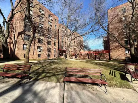 Exterior - 150-25 72nd Rd #4C, Flushing, NY 11367 photo 3 of 4
