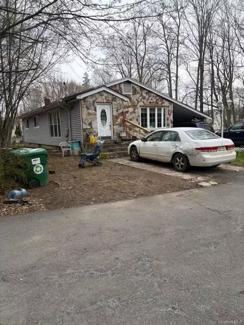 2 Penny Pl, Ellenville, NY 12428