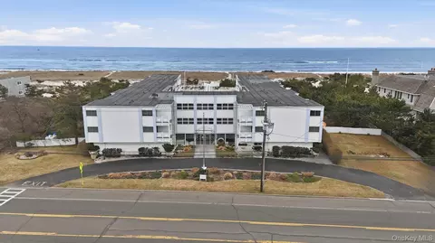281 Dune Rd #16B, Westhampton Beach, NY 11978