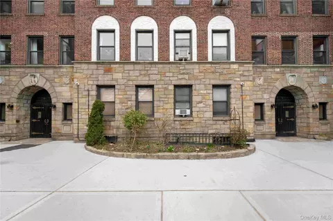 77-16 Austin St #4L, New York, NY 11375
