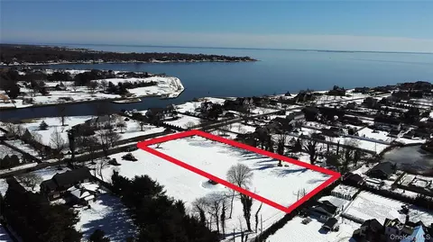 100 Awixa Ave # A, Islip, NY 11706