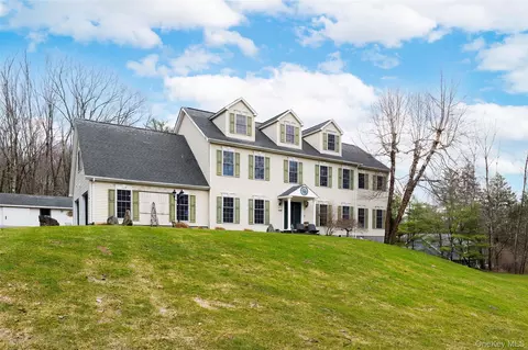 37 Sheryl Ln, Mahopac, NY 10541