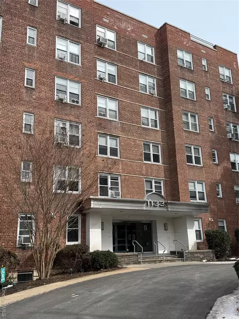 1133 Midland Ave #1B, Yonkers, NY 10708