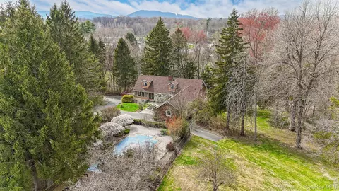 289 Shenandoah Rd, East Fishkill, NY 12533