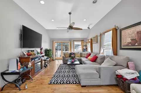 2008 Hancock Ave, North Bellmore, NY 11710
