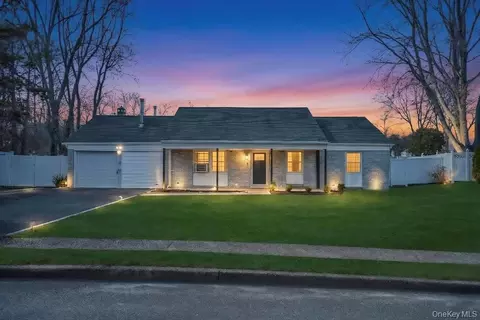 22 Tinder Ln, Lake Grove, NY 11755