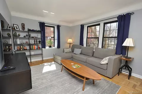 196 Garth Rd #1G, Scarsdale, NY 10583